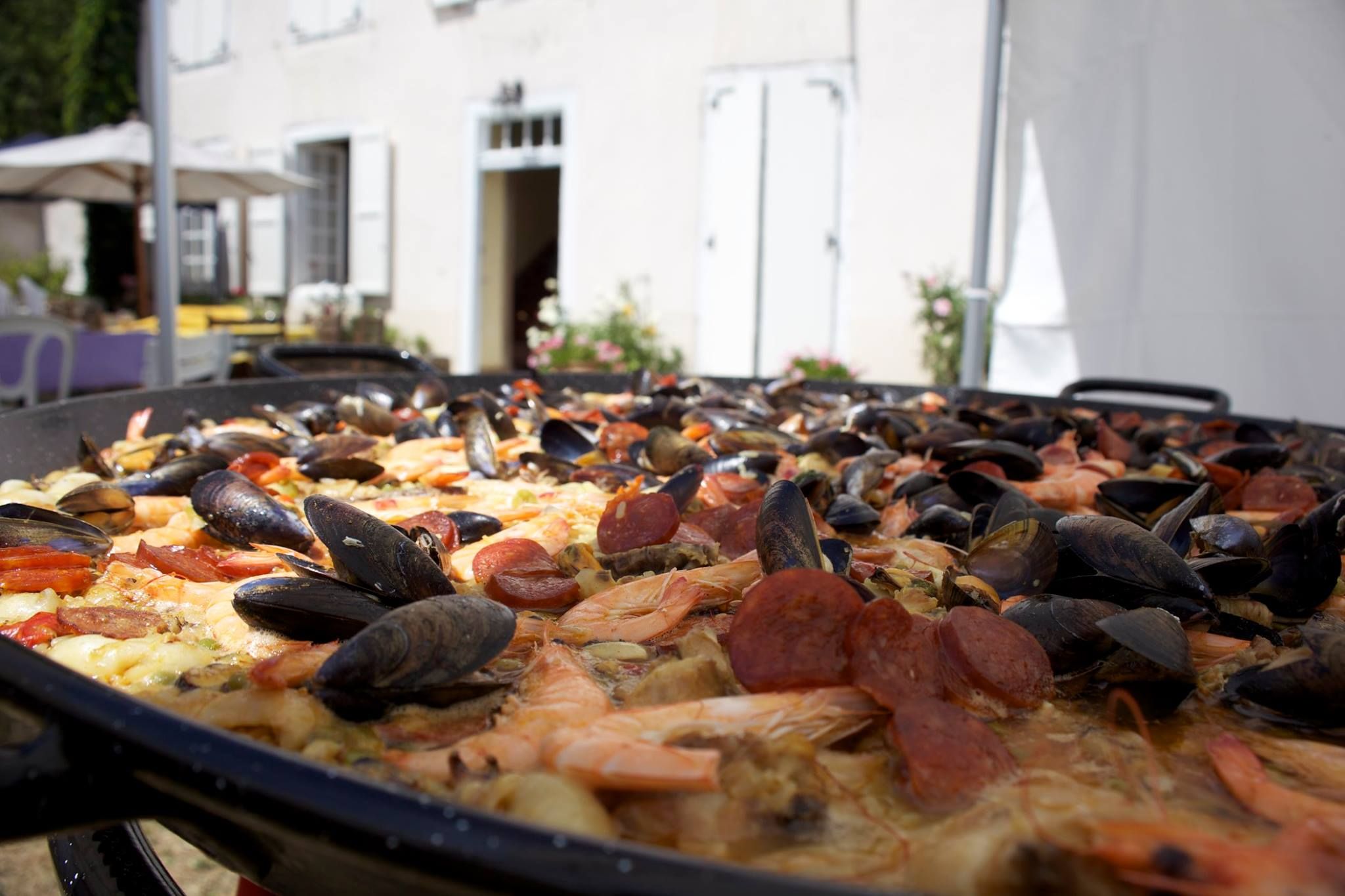 Un traiteur paella à votre disposition